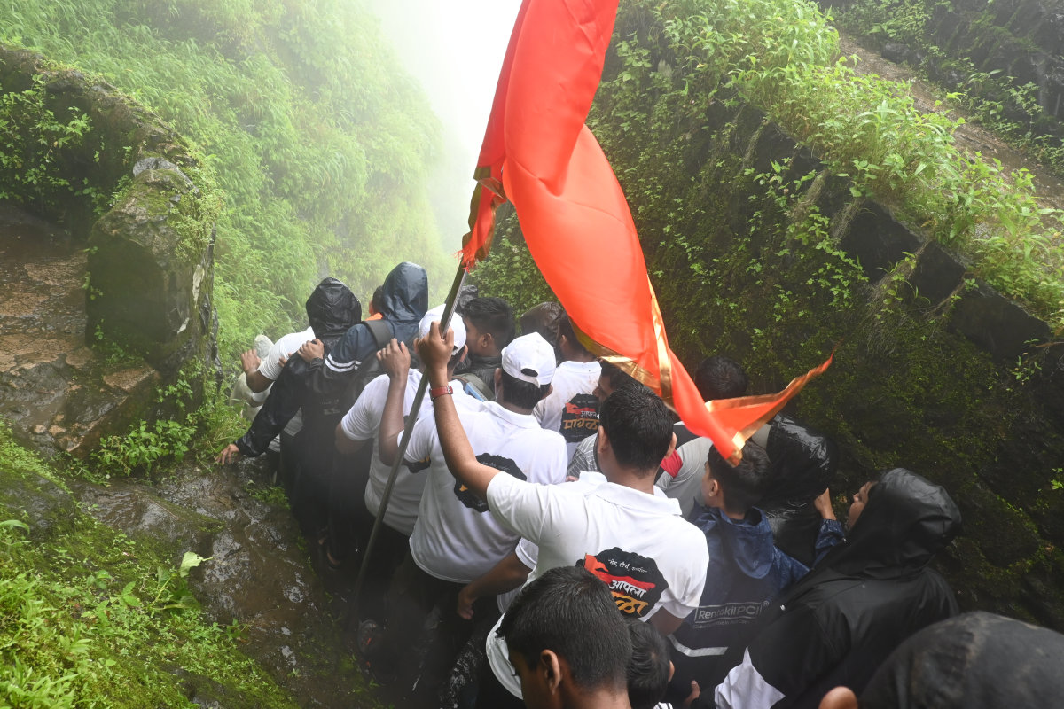 gallery/tikona-fort/01K1JPDRR10WFQD0Y2FGS3XNX9.jpg